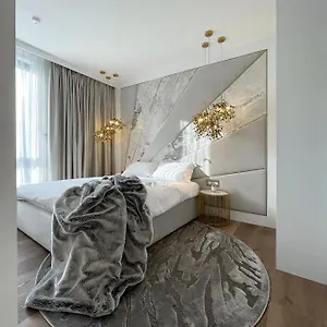 Luxury Gold 300m From The Sopot